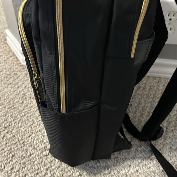 Kenneth Cole Reaction backpack - Picture 4 of 11